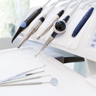 Clínica Dental Doctores Feced herramientas odontológicas